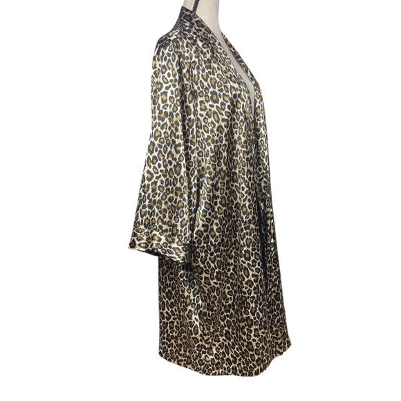 Ambrielle Woman Robe - Picture 3 of 5